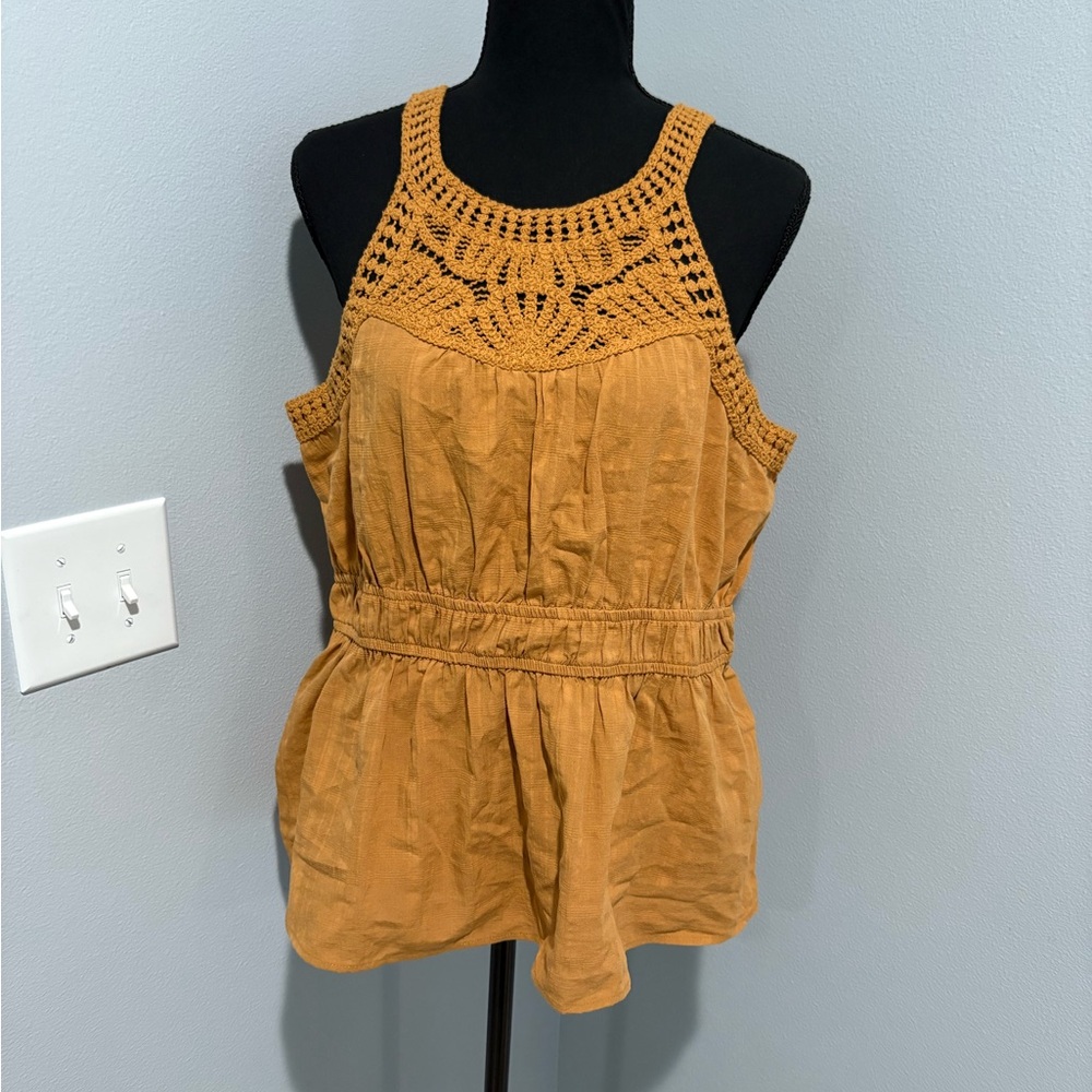 Yellow Top Sleeveless Maurices, Size Large